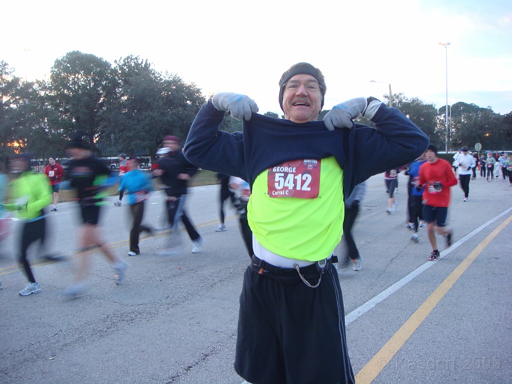 Disney 2010 D2 0343.jpg -                                